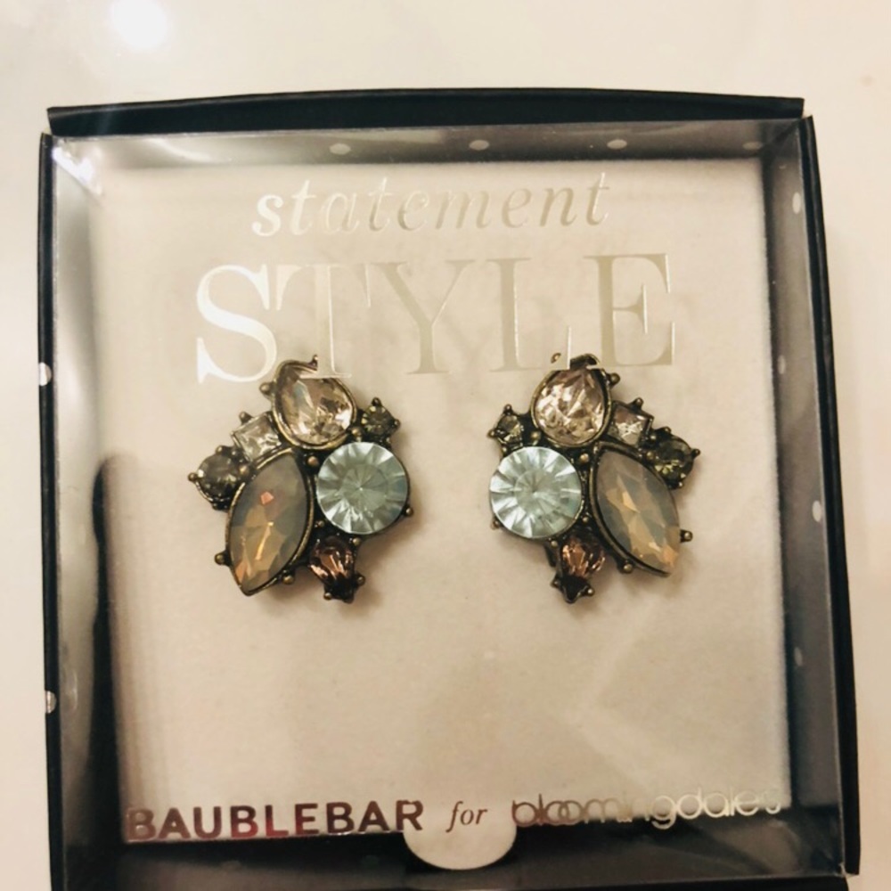 ✨NEW✨ Studded earrings